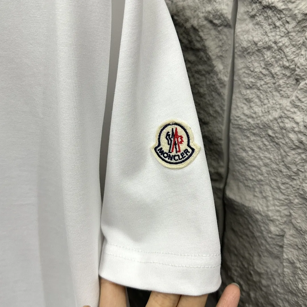 Moncle* *2025 New Arrival Classic T Same Style ：Black White Size： S （90-130 ） M （120-150 ） L （140-165 ） XL （160-180 ） XXL （180-210 ）